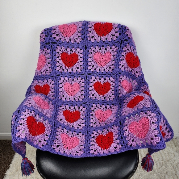New Handmade Crochet Heart Granny Square Lap Blanket Tassels Purple Pink Red - Picture 8 of 9
